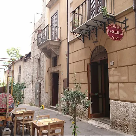 Feriehus Palazzo Artale Holiday Homes *